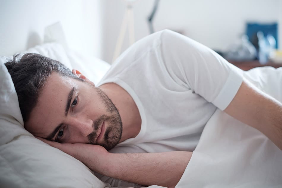 Luôn có cảm giác mệt mỏi, lo lắng khi mắc bệnh lậu.